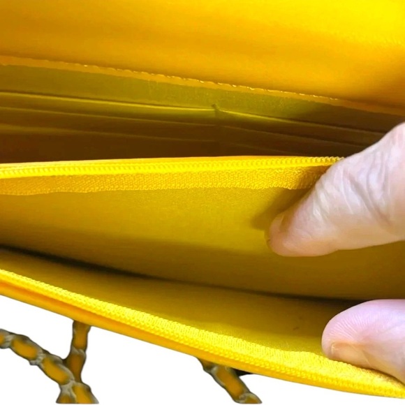 NWT Badgley Mischka sunshin yellow crossbody - Picture 7 of 10